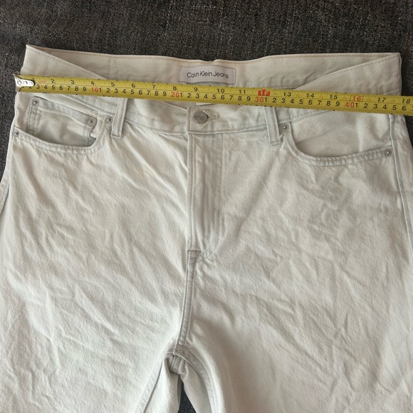 Calvin Klein Men’s Denim Jean Shorts in White - Picture 4 of 7
